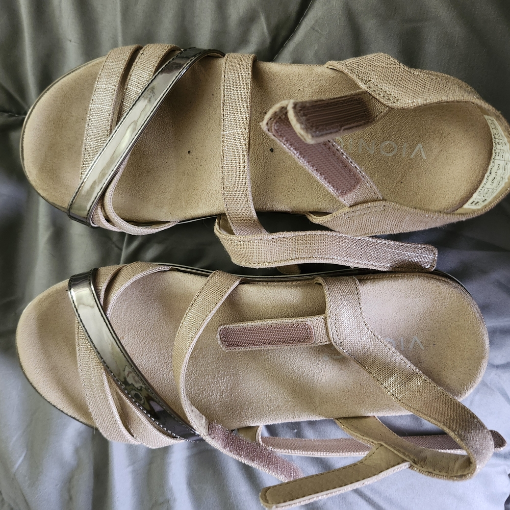 Vionic Women's Tan Sandals